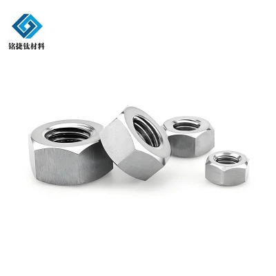 Puhdas titaanin kulutuspinta -kuusikulmutut